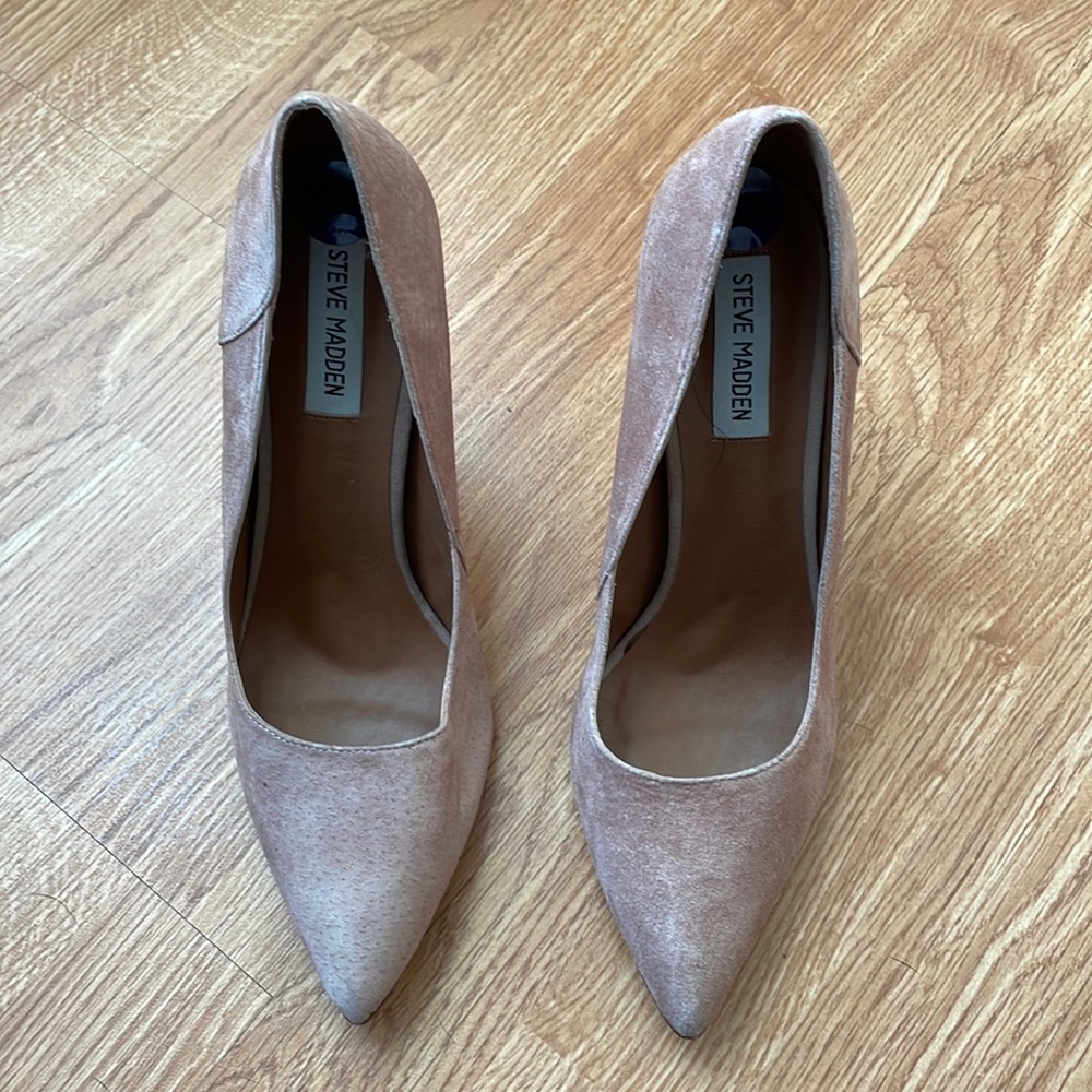Light pink pump